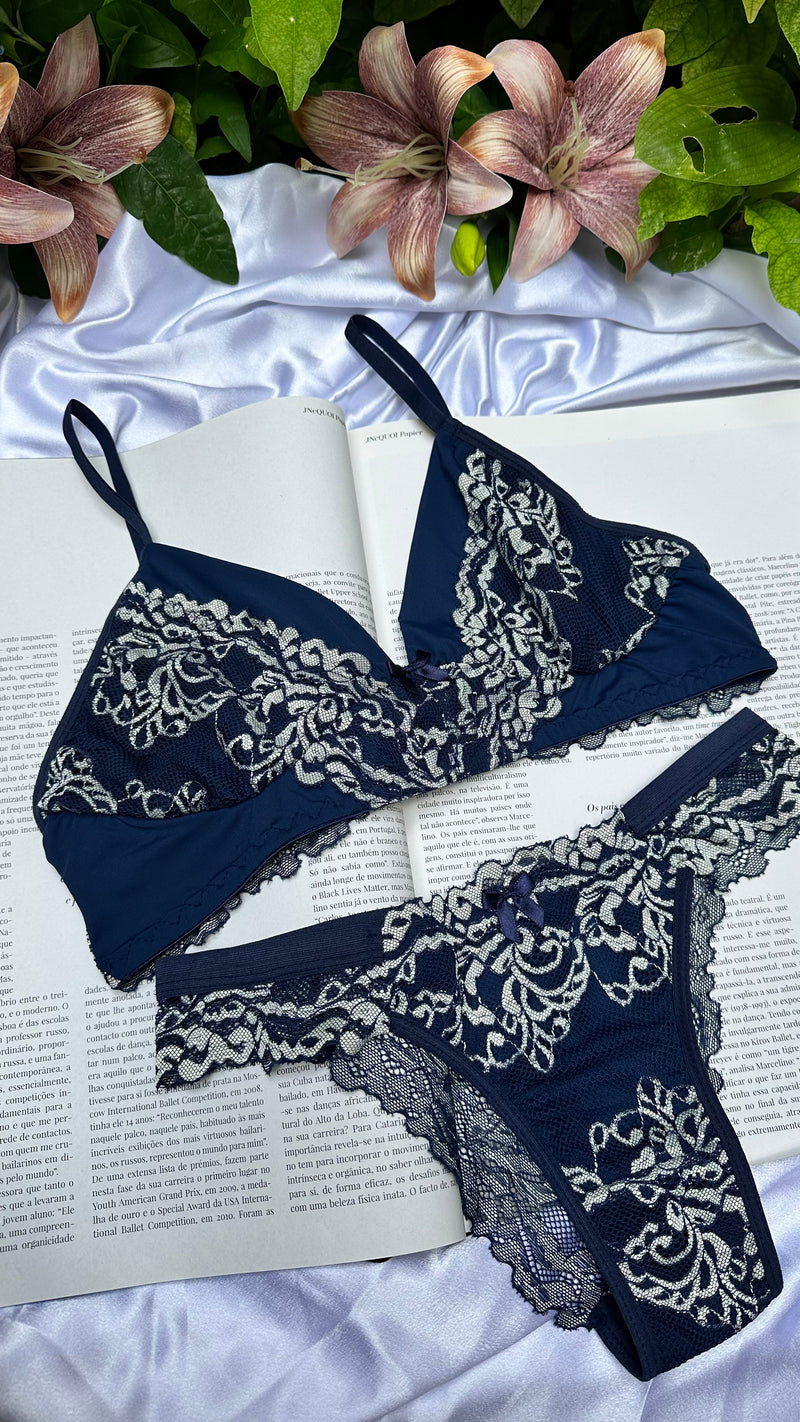 Conjunto Azul com Off White