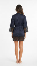 Robe Orquídea Preto Curto