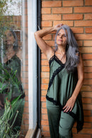 Pijama Assimétrico Verde Musgo Renda Preta