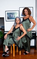 Pijama Assimétrico Verde Musgo Renda Preta