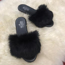 Chinelinho de plumas preto